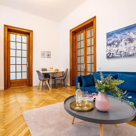 2Br Blue Cloud In The Centre Leilighet Bucureşti Eksteriør bilde