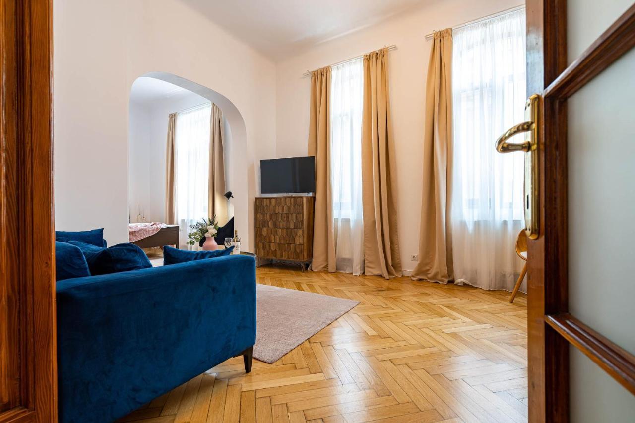 2Br Blue Cloud In The Centre Leilighet Bucureşti Eksteriør bilde